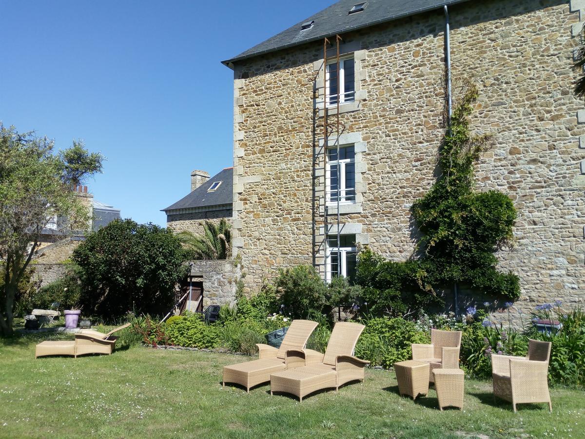 Grand Hotel De Port Blanc Penvénan Exteriör bild